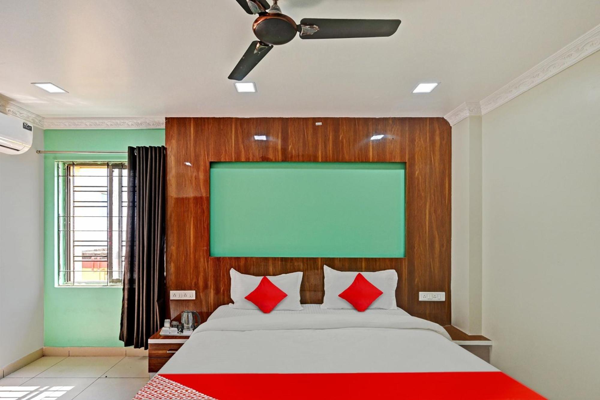 Hotel O Hi5 Days Inn Premium บูบันเนสชวาร์ ภายนอก รูปภาพ